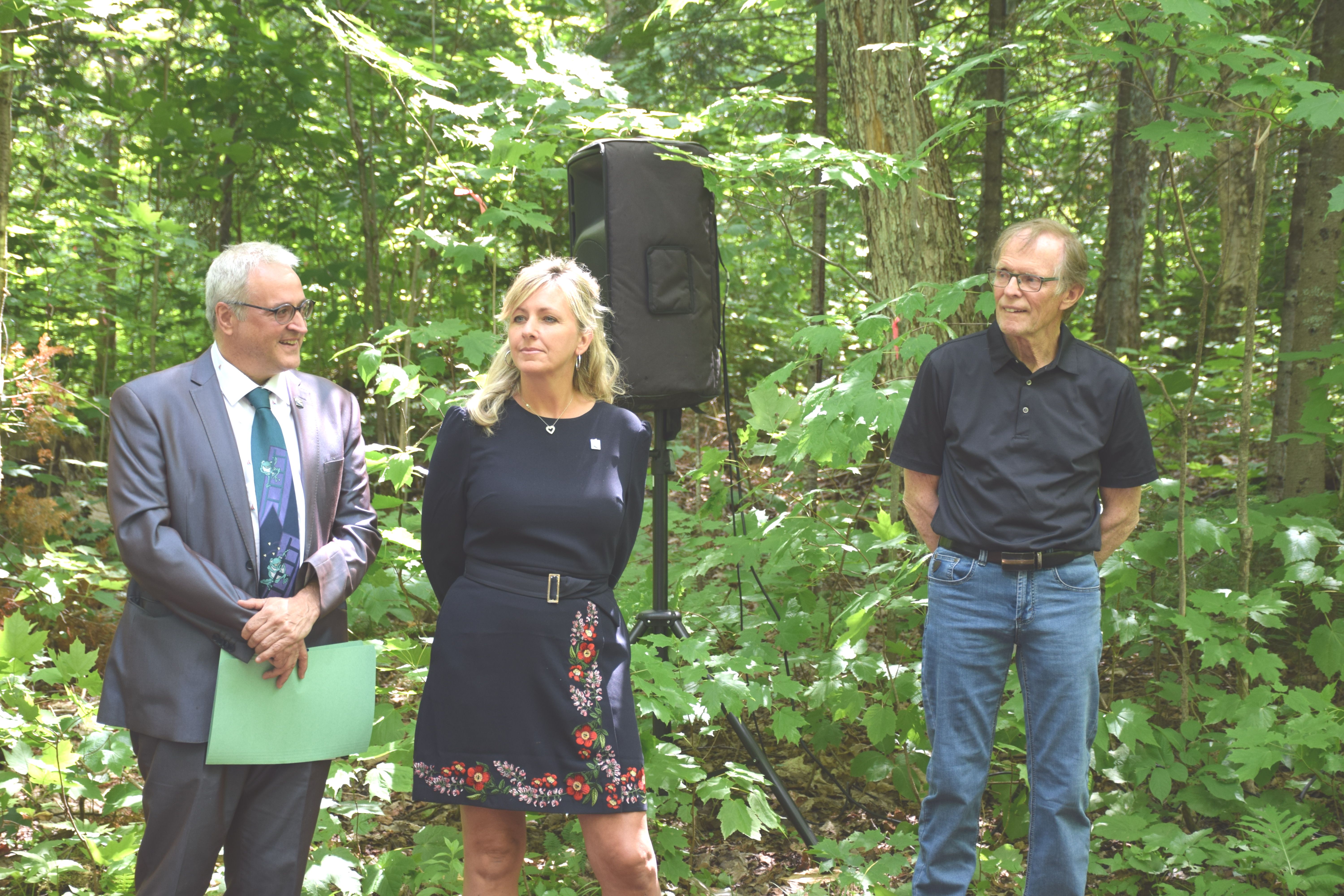 M. Dufour, Mme Laforest et M. Gagnon.